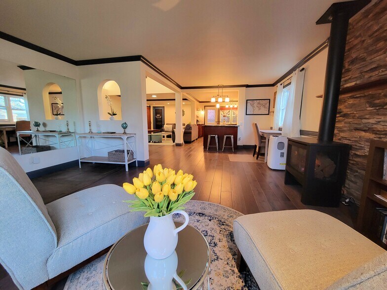 Building Photo - 1635 Ridley Ave