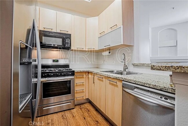 Building Photo - 7111 S La Tijera Blvd