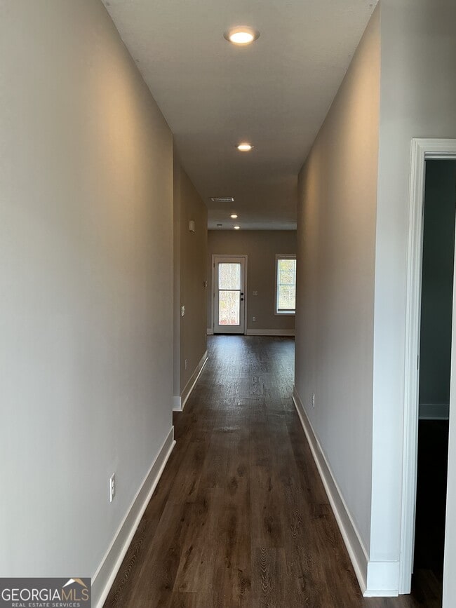 Building Photo - 1005 Autumns Wood Cir E