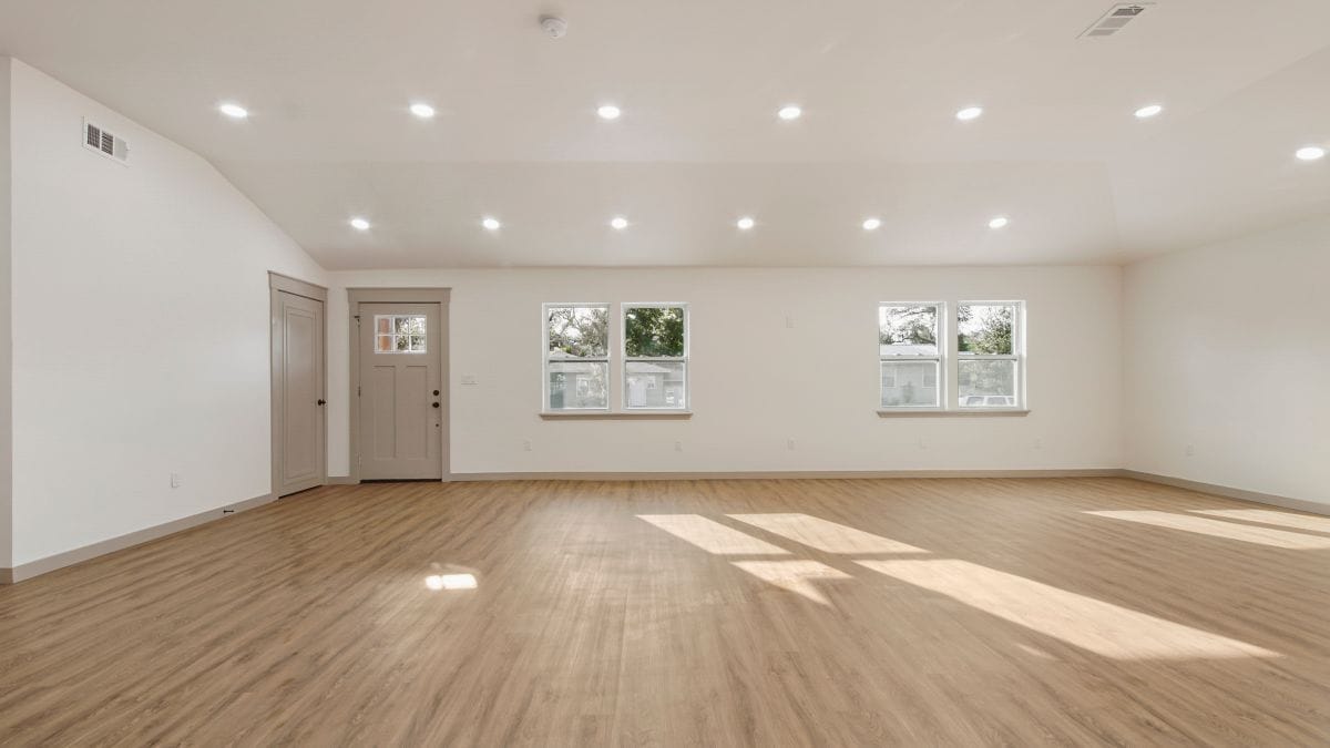 Building Photo - 112 N Gayle Ave