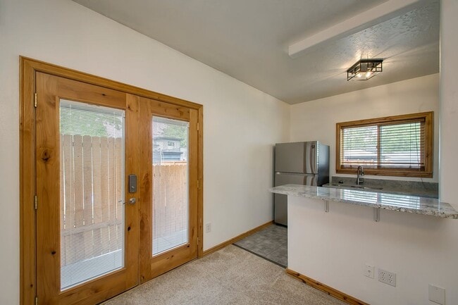 Building Photo - North End One Bedroom - Near Whitewater Pa...
