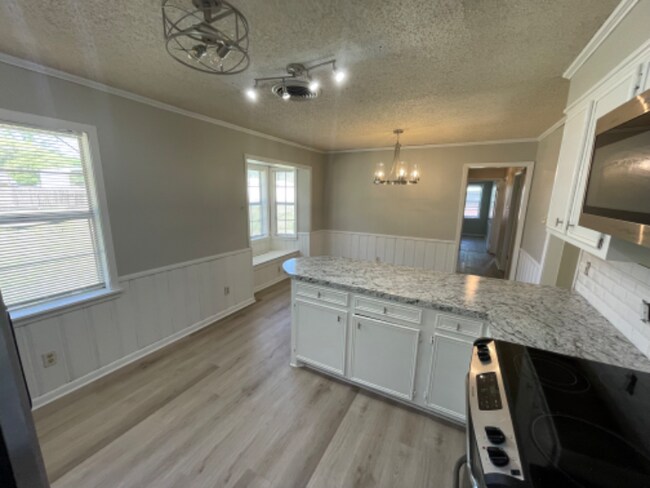Building Photo - 219 Sterlington Dr