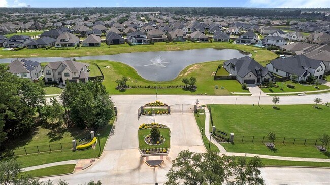 Building Photo - 24815 Pavonia Lake Ln