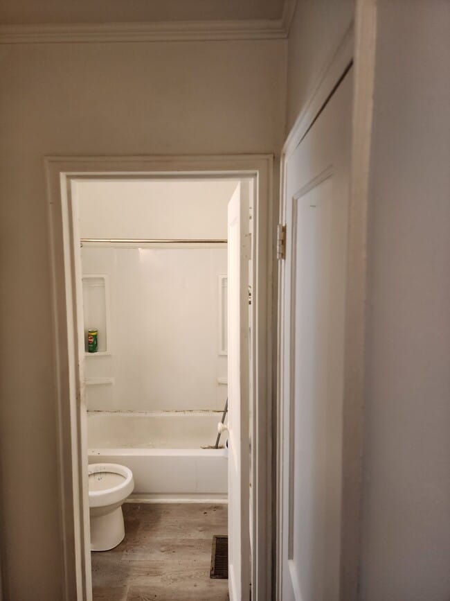Building Photo - 2312 Briarfield Rd