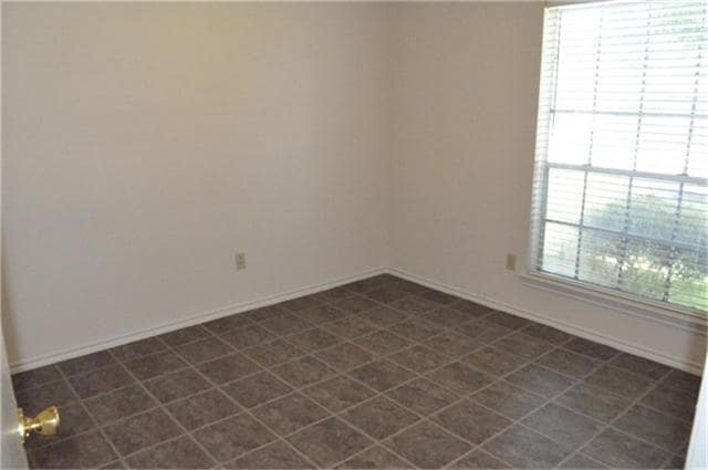 Building Photo - 2119 Fountain Dr