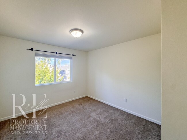 Building Photo - 4250 SE Horsehead Way