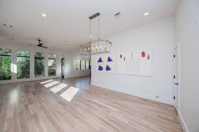 Building Photo - 2501 Julian St