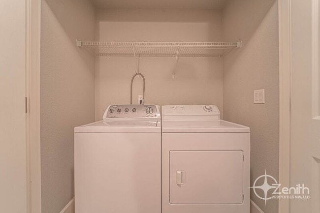 Building Photo - 8108 NE 35th Ave