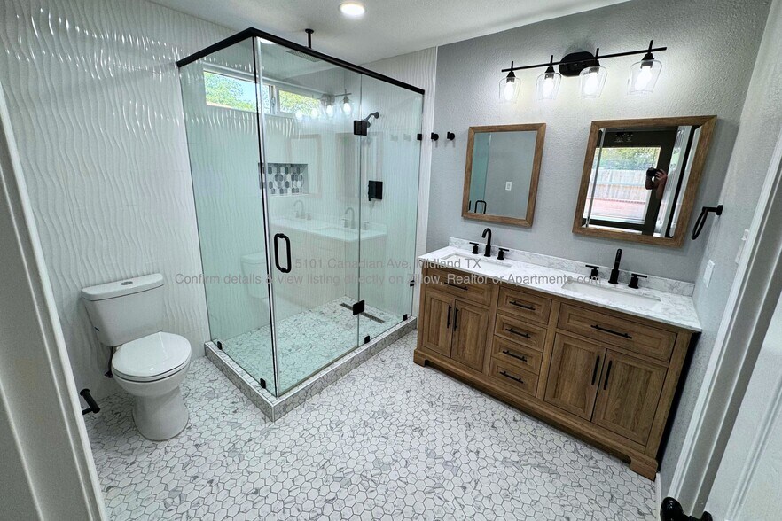 Primary Ensuite Bathroom - 5101 Canadian Ave