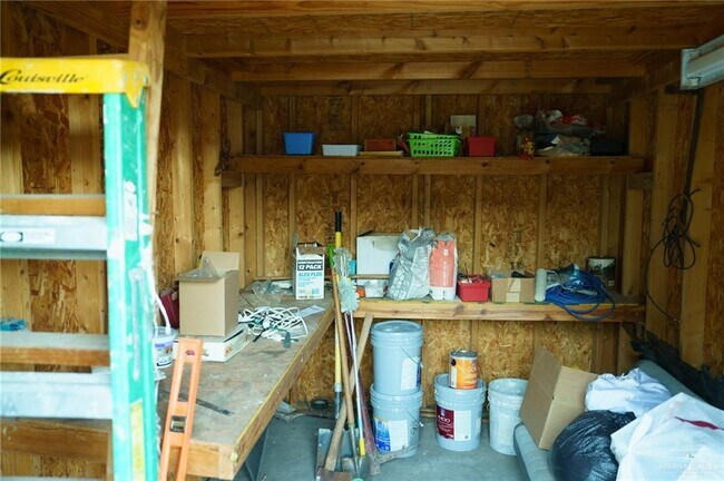 Building Photo - 19 Barnes St