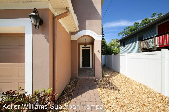 Building Photo - 2 br, 2.5 bath House - 3317 Empedrado St