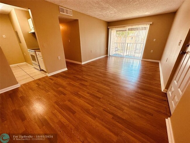 Building Photo - 1162 Lake Terry Dr