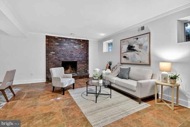 Building Photo - 3227 Ellicott St NW