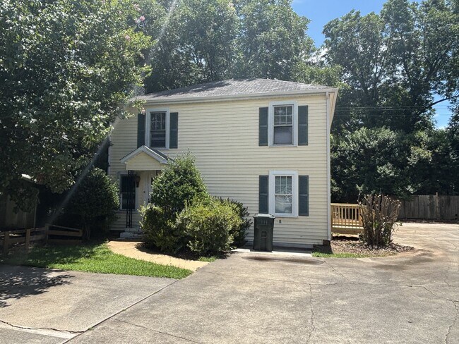 Primary Photo - 852 Cherry Rd