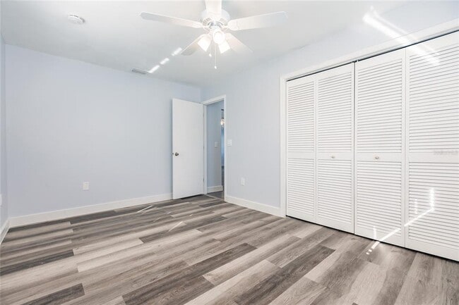 Building Photo - 11065 Waterford Ave