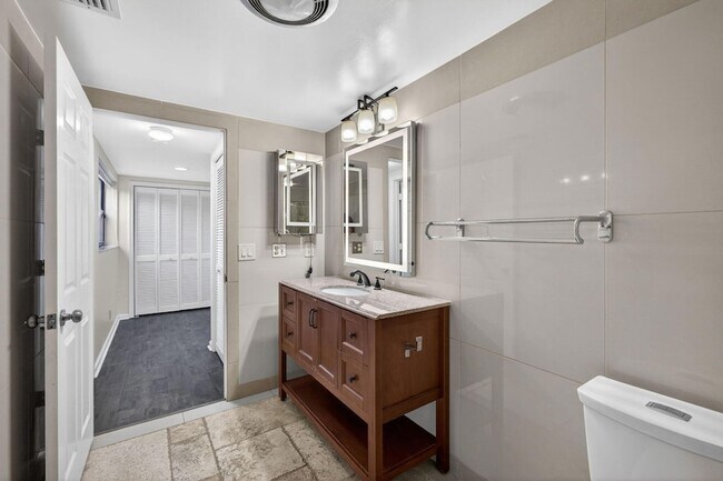Building Photo - 17137 Waterbend Dr