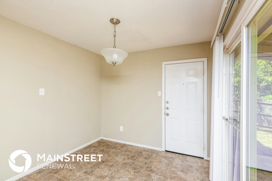 Building Photo - 6407 Woods Edge Dr