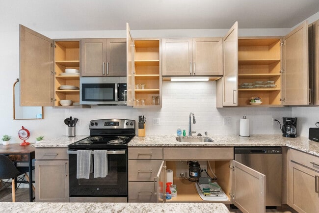 Building Photo - 601 Sand Pearl Ln