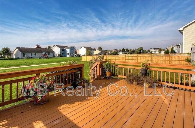 Building Photo - 710 SE Murphy Dr