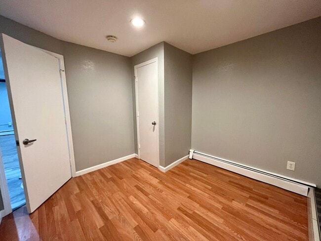 Building Photo - Harriet