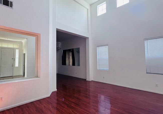 Building Photo - Spacious 4-Bedroom Home With 3-Car Garage ...