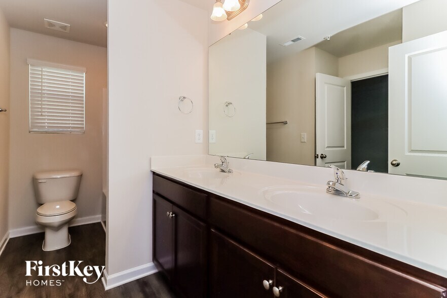 Building Photo - 2092 Cypress Village Dr NW