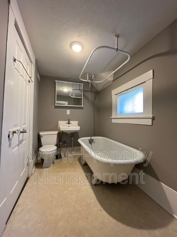 Building Photo - 3424 S Street