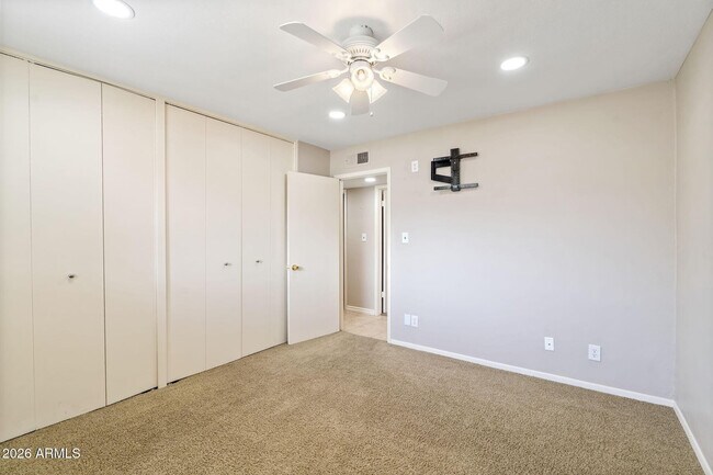 Building Photo - 3007 N 84th Pl