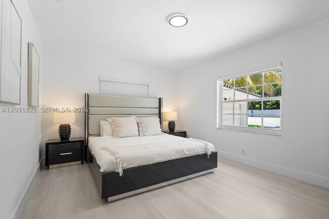 Building Photo - 1308 Seabreeze Blvd