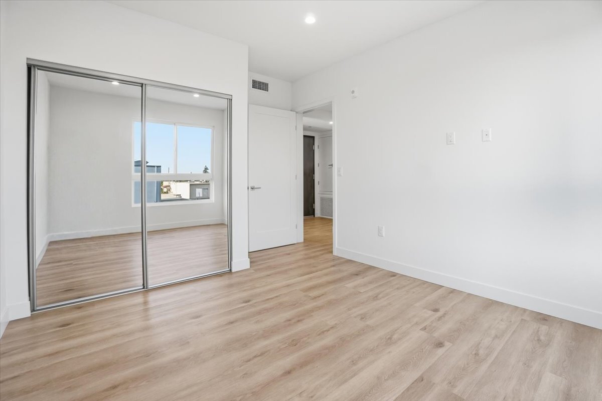 Building Photo - 1820 Prosser Ave