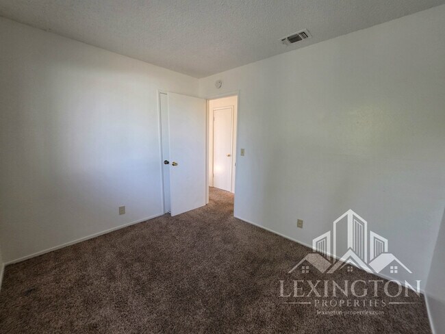 Building Photo - Charming 3BD, 1BA, Home with Modern Upgrades in Antelope, CA