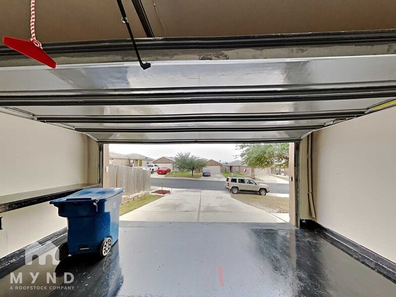 Building Photo - 5422 Chase Canyon