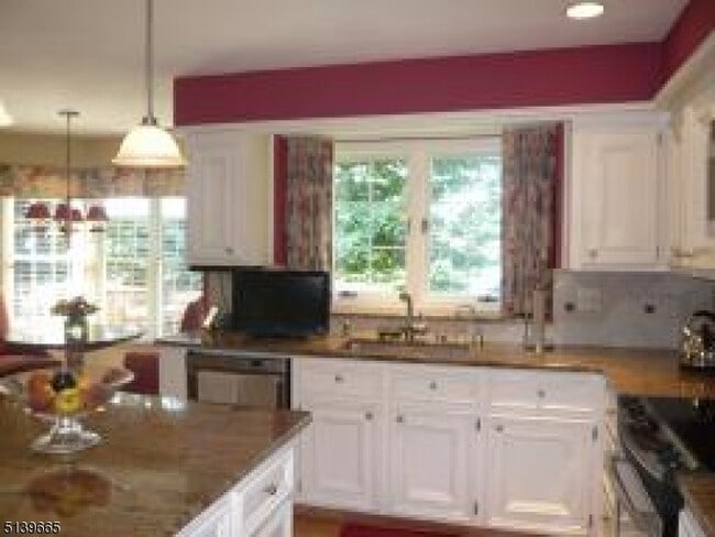 Building Photo - 148 Smoke Rise Rd