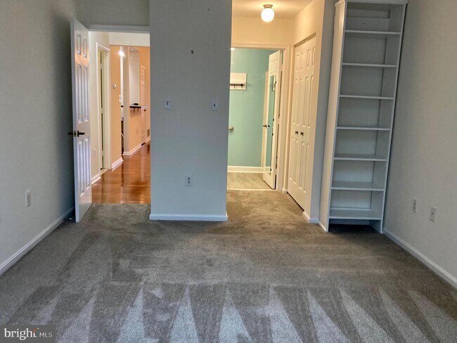 Building Photo - 2819 Berth Ct