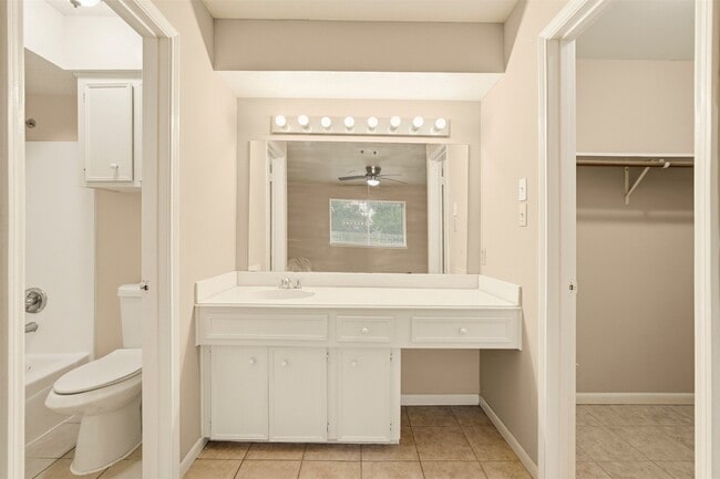 Building Photo - 823 Red Rock Canyon Dr