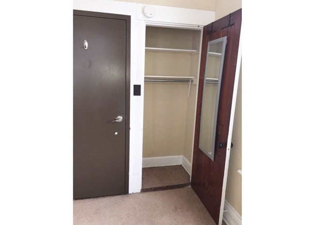 Building Photo - 2922 Jefferson Ave