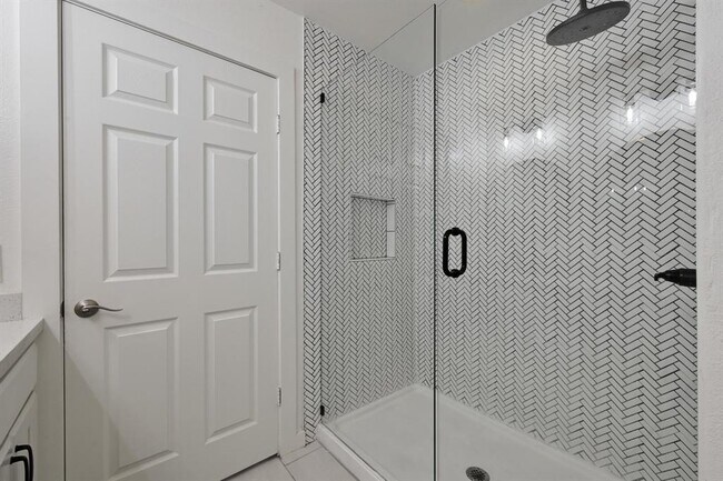 Building Photo - 7004 Ashen Ln