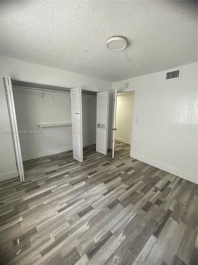 Building Photo - 1532 SW 5th Pl