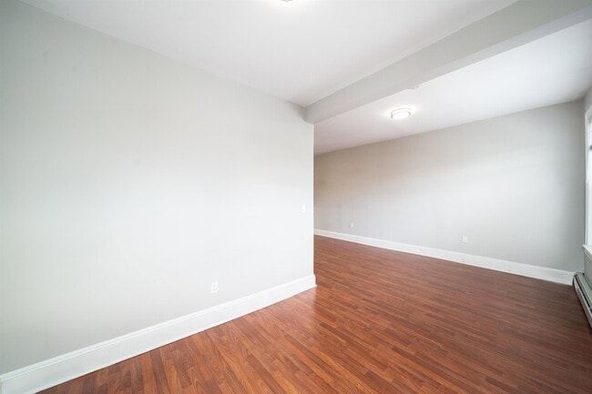 Building Photo - 213 Ogden Ave.