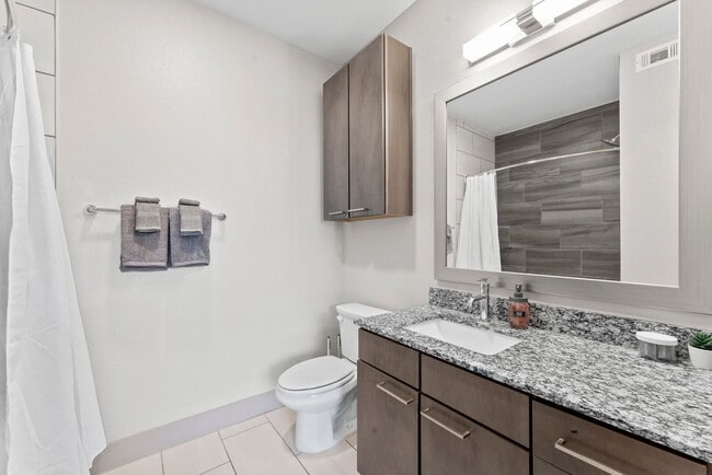 Building Photo - 6107 E Riverside Dr