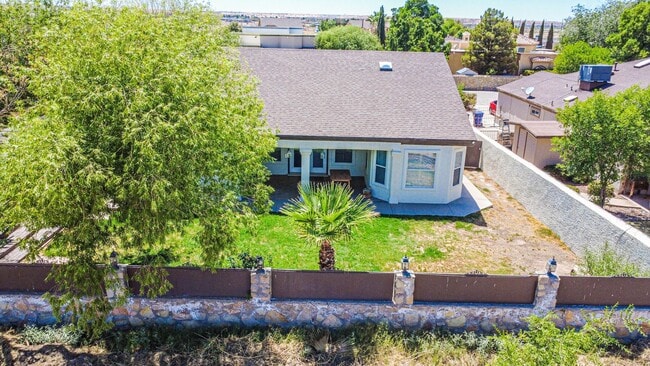 Building Photo - 5948 Anapaula Dr