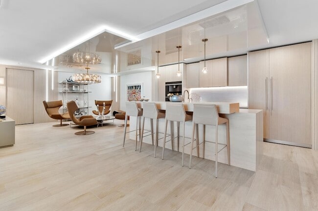 Building Photo - 900 N Ocean Blvd