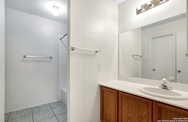 Building Photo - 10603 N Shaenridge