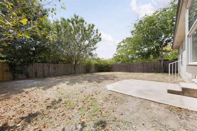 Building Photo - 1225 Tudor House Rd