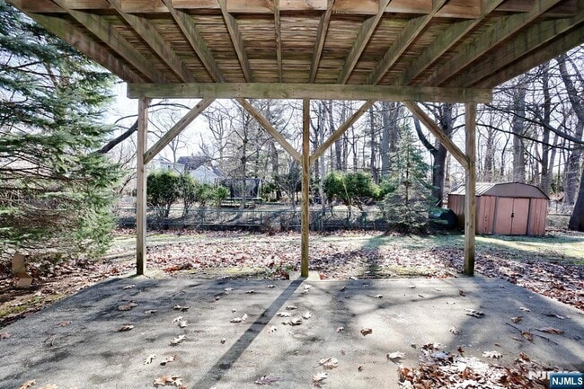 Building Photo - 173 Willowdale Ave