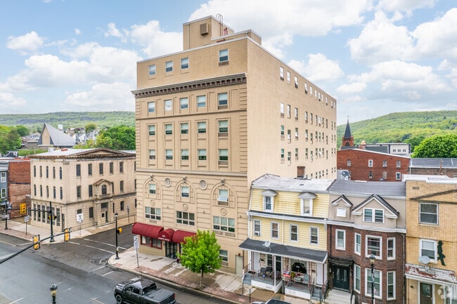Building Photo - Majestic House