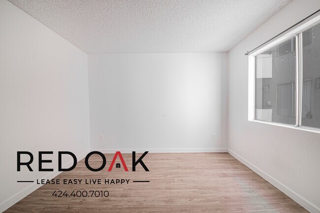 Building Photo - 11817 Victory Blvd