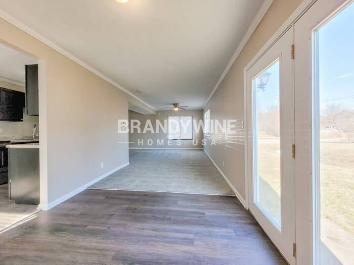 Building Photo - 605 Woods Crossing Ln