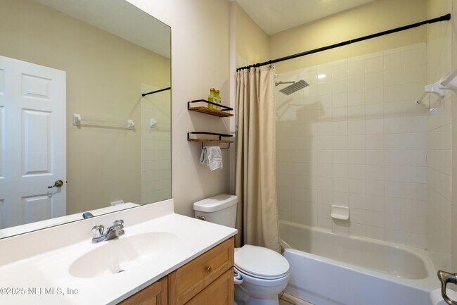 Building Photo - 135 Calle el Jardin
