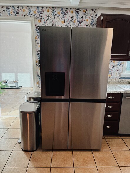 Building Photo - 6946 Hickory View Ln